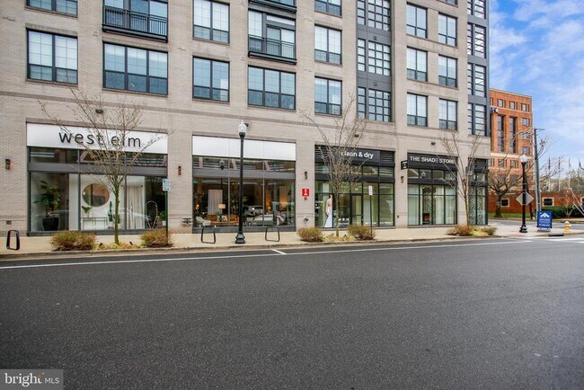 Building Photo - 1209 N Pitt St
