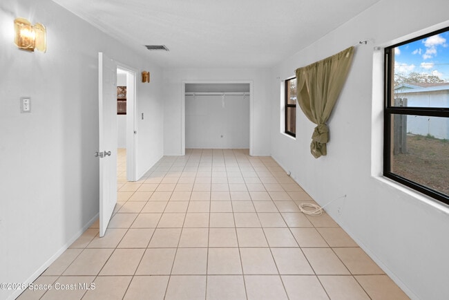 Building Photo - 516 Falmouth Ave