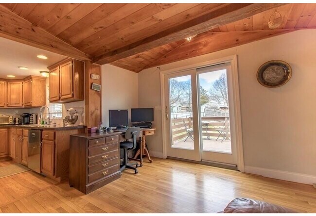 Breezeway - 49 Lambert Ave