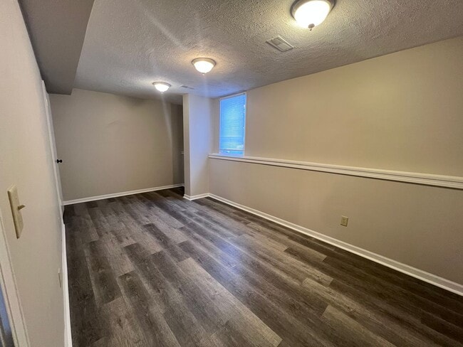 Building Photo - 4493 Pleasantview Ct NE