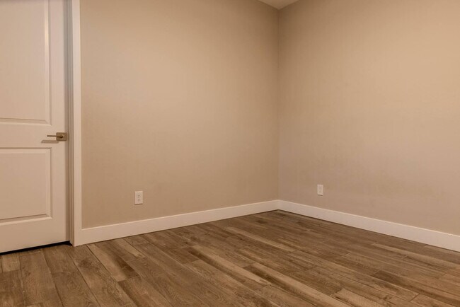 Building Photo - 9701 E Spiral Ave