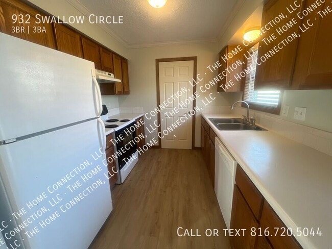 Building Photo - 932 Swallow Cir