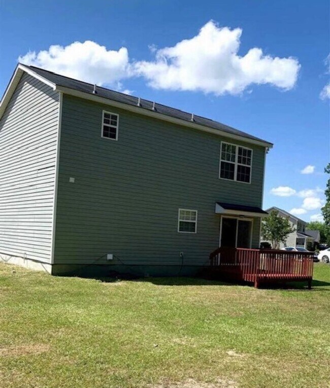 Building Photo - Exquisite Three Bedroom Home in Northeast Columbia!