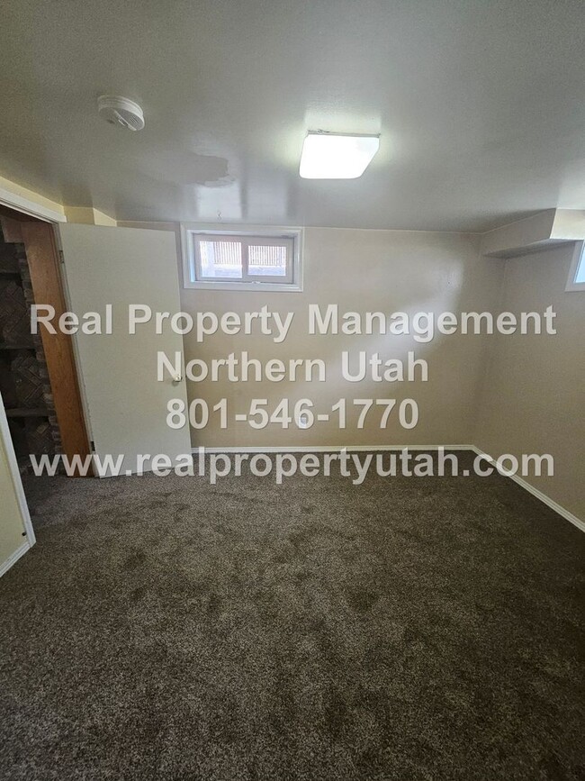 Building Photo - 3 Bedroom 2 Bath Ogden Home Now Available!