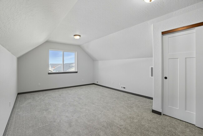 Building Photo - 11557 Railway Ave