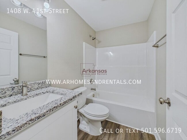 Building Photo - 1408 W 41st St