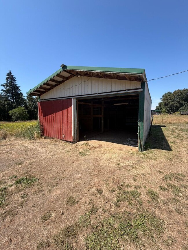 Building Photo - 2.5 Acres with Barn across from Lacomb School!