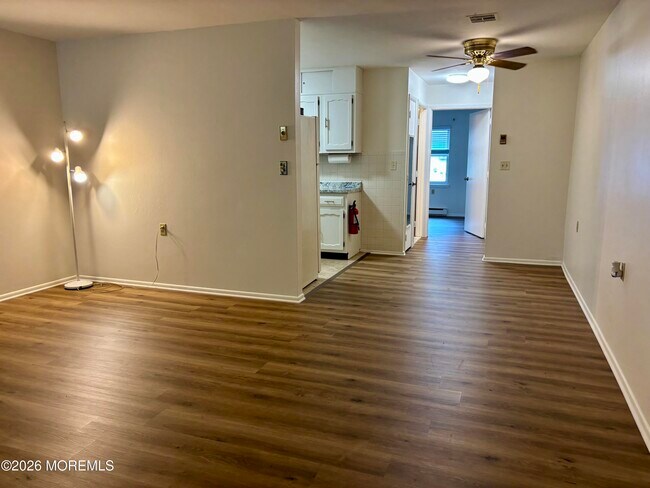 Building Photo - 1192B Clydebank Ct