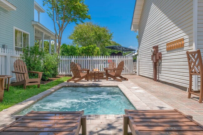 Building Photo - 4465 Clipper Cove