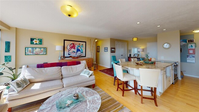 Building Photo - 1400 East Ave