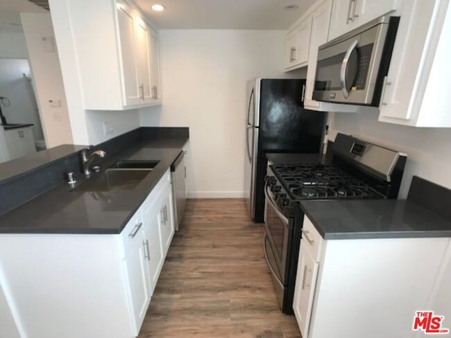 Building Photo - 601 Normandie Ave