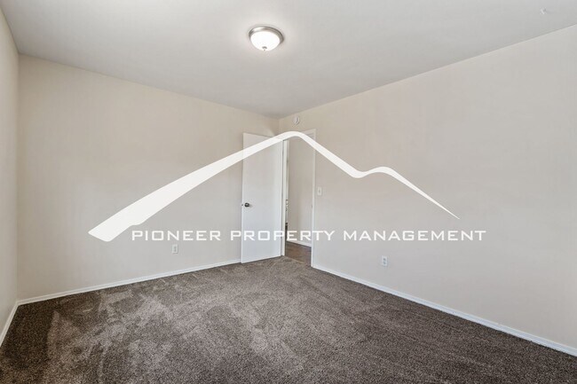 Building Photo - "Westside is the Best Side" - 4 bedroom, 2 full bathroom, 2 car garage, and fully enclosed yard.