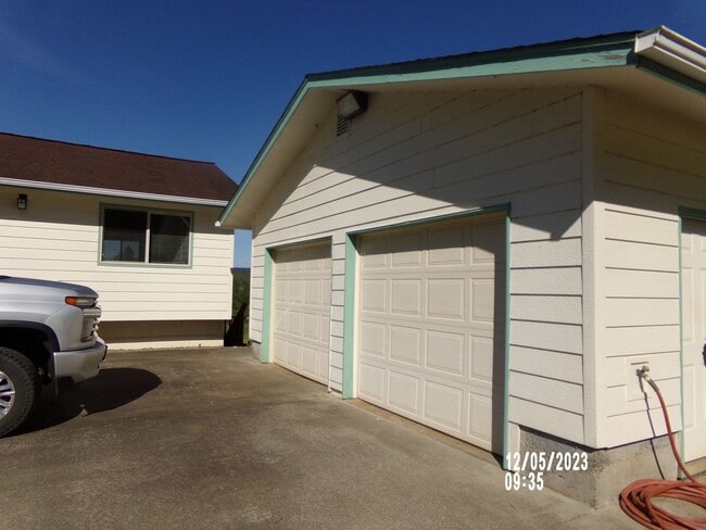 Building Photo - 3bd 2baHome Located in Montesano