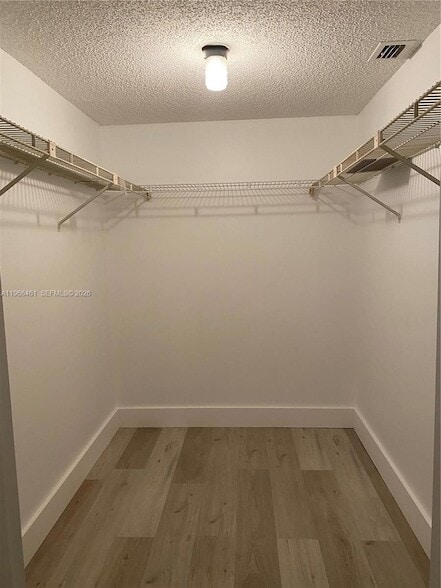 Building Photo - 1075 Riverside Dr