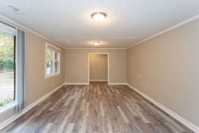 Building Photo - Welcome to this Newly Remodeled Home in a Stellar Location
