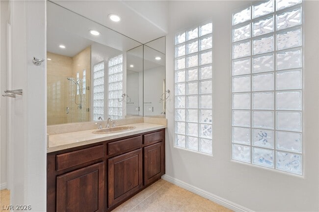 Building Photo - 11283 La Madre Ridge Dr