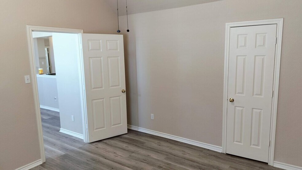 Building Photo - 8001 Case Dr