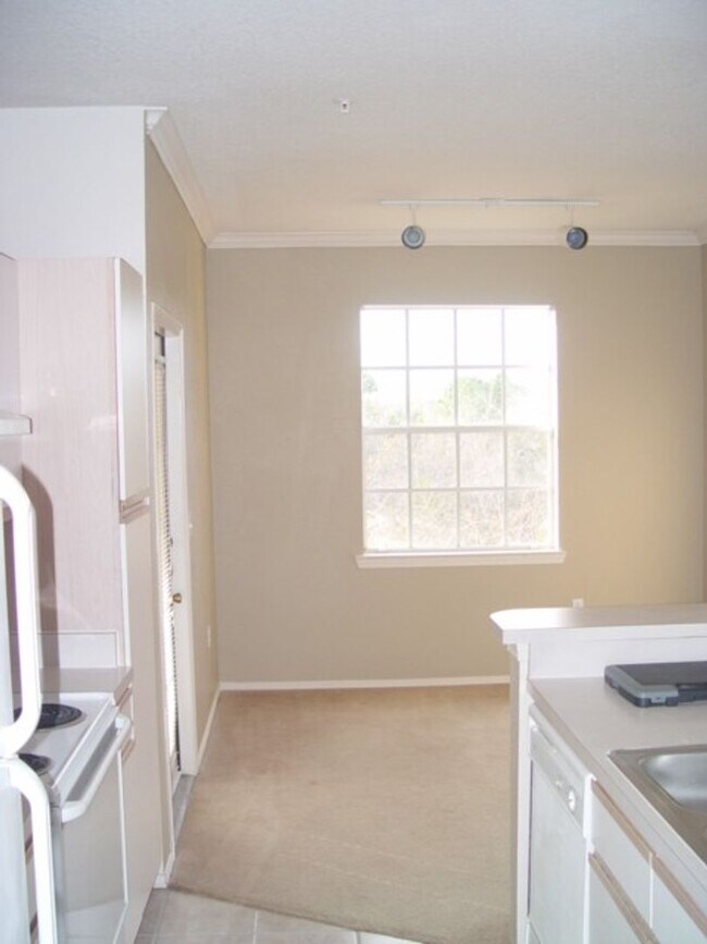 Building Photo - Move-In Ready 1BR in METRO WEST – Ask About Today’s Specials!