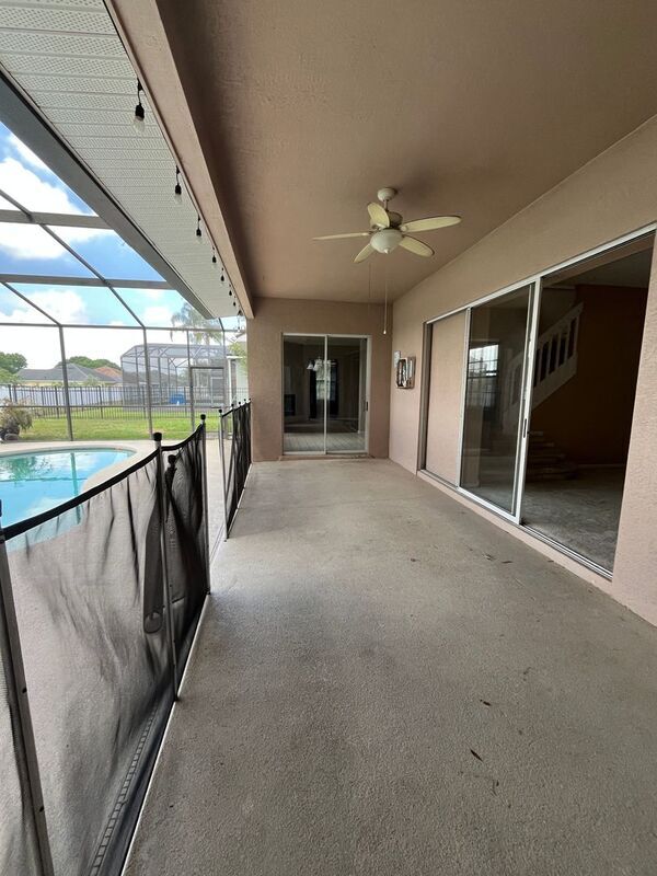 Building Photo - 3708 Molona Dr