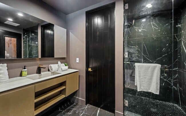 Building Photo - 7567 Hermes Dr