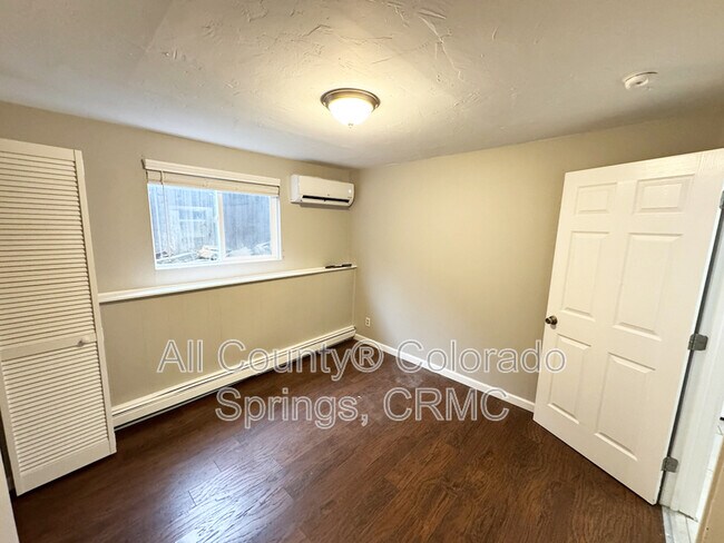 Building Photo - 2126 W Kiowa St