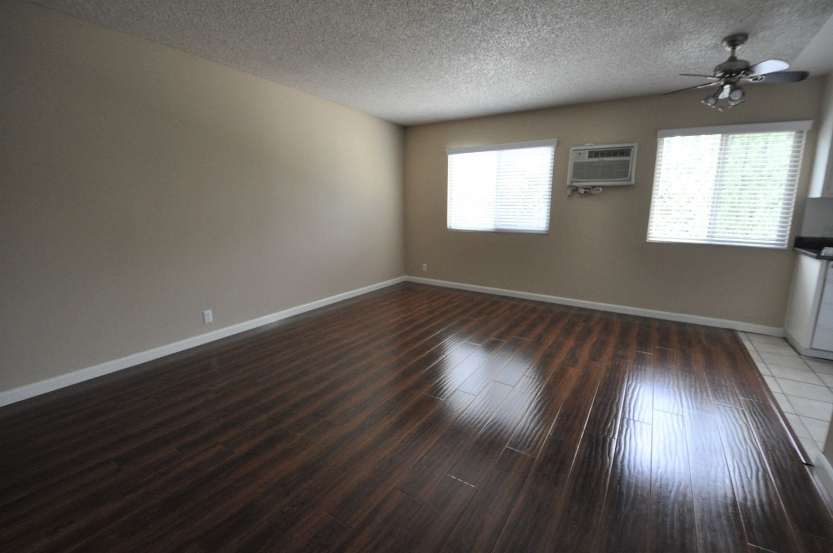 Building Photo - 7101 Haskell Ave