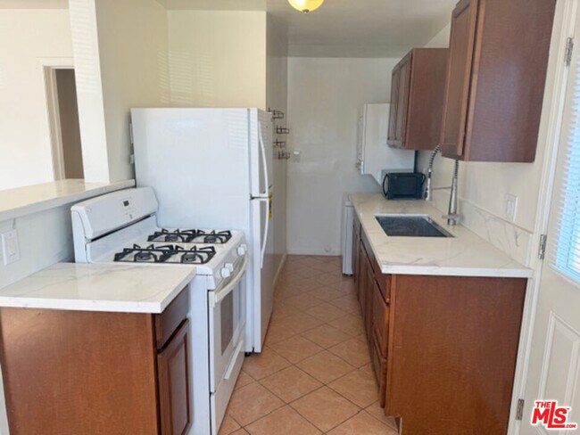 Building Photo - 407 Venice Blvd.