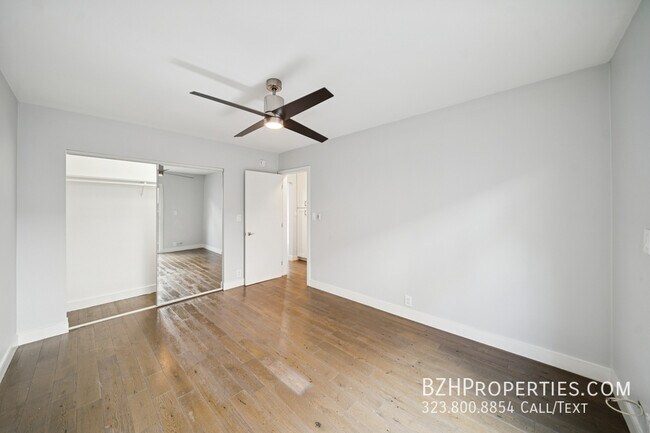 Building Photo - 7571 Willoughby Ave