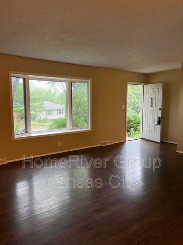 Building Photo - 4149 N Lister Ave