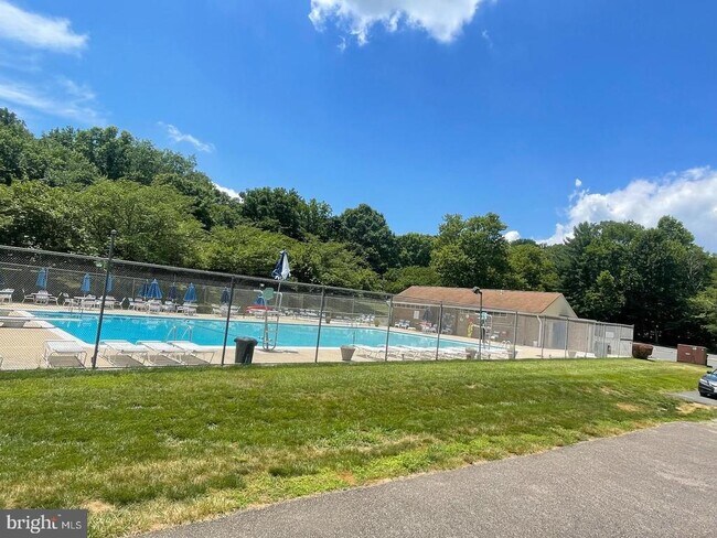 Building Photo - 6223 Rathlin Dr