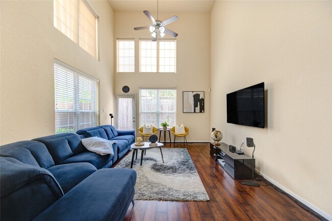 Building Photo - 1243 Glenwood Canyon Ln