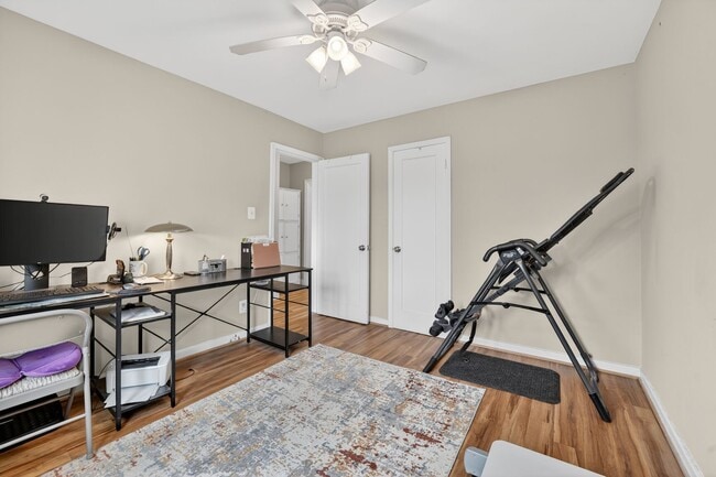 Building Photo - 2208 Colston Dr