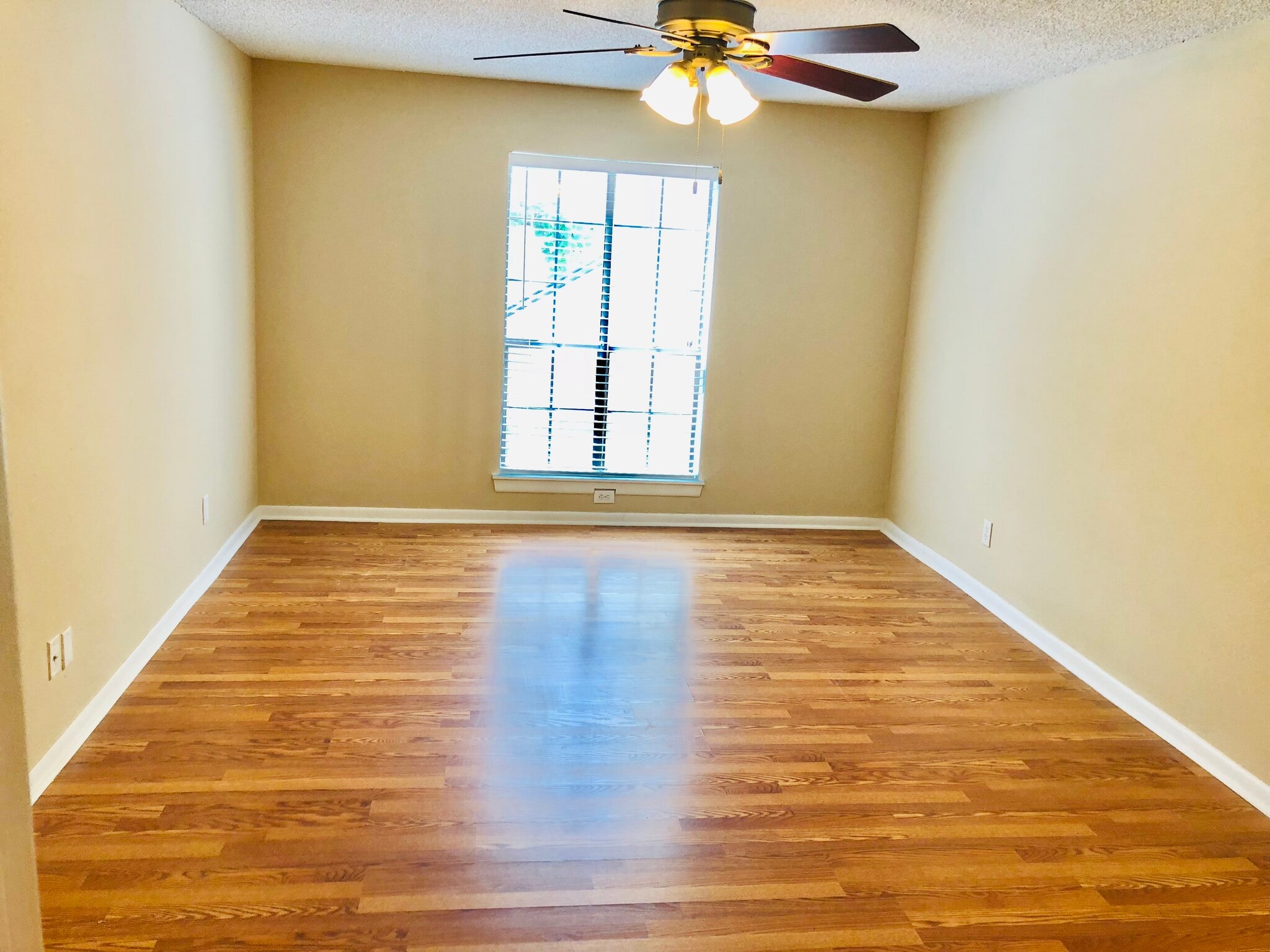 Building Photo - 2255 Thousand Oaks
