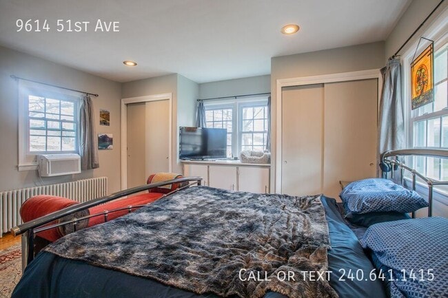 Building Photo - 9614 51st Ave