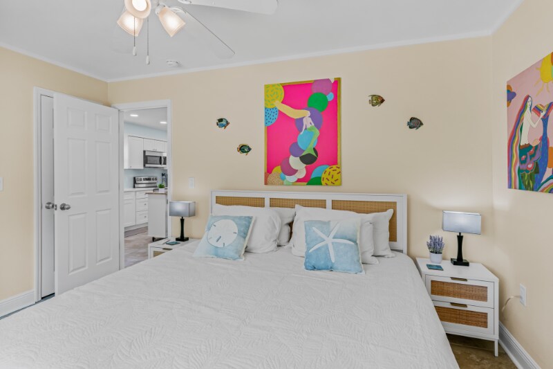 Building Photo - 14827 N Bayshore Dr