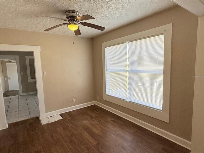 Building Photo - 2609 4th St S