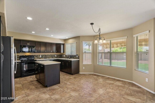 Building Photo - 5709 E Gelding Dr