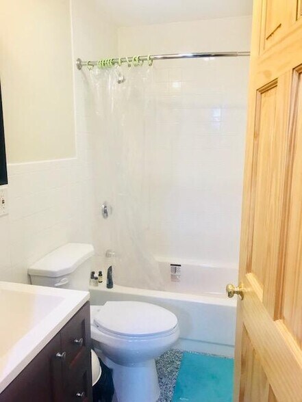 Building Photo - 179 Northampton St