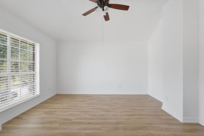 Building Photo - 2910 Cocona Ln