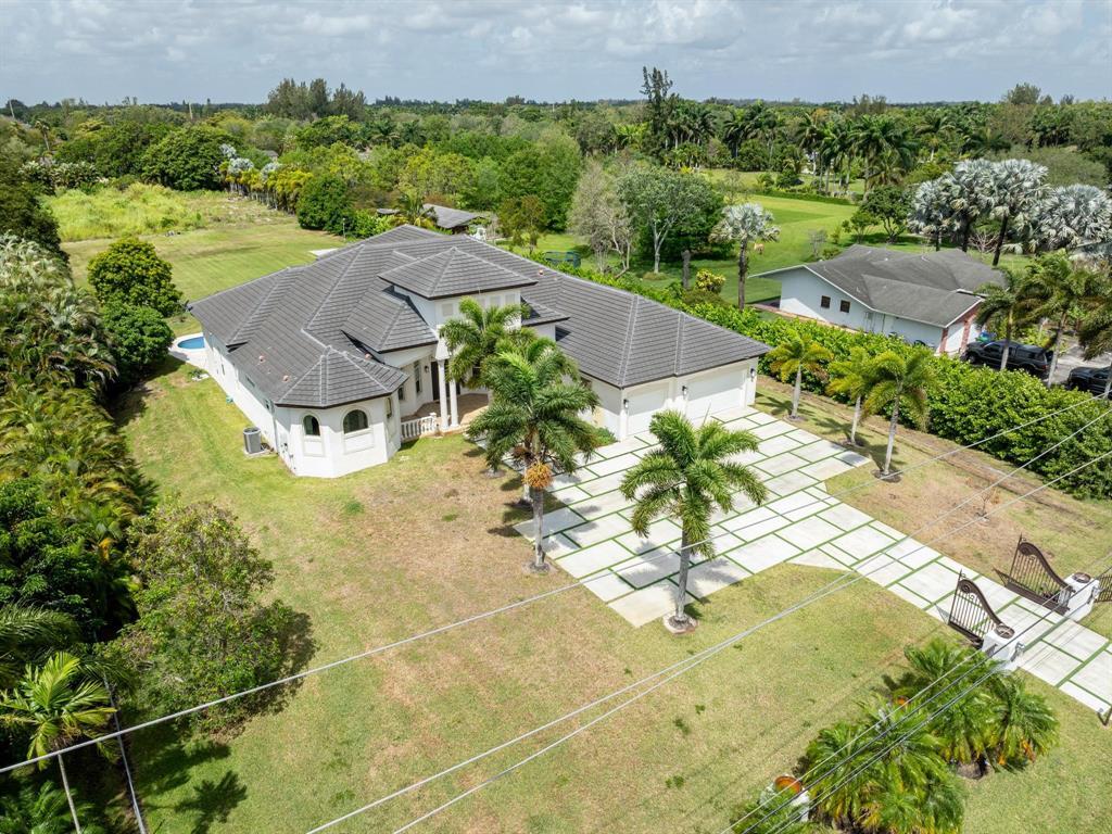 Building Photo - 5941 SW 185th Way