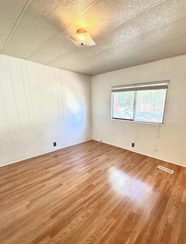 Building Photo - 62 Erickson Ave