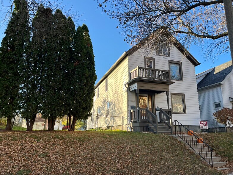 Building Photo - 2159 S Mound St