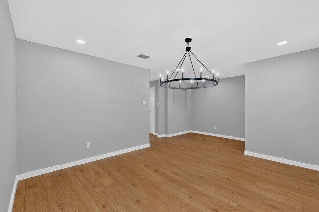 Building Photo - Spacious Renovation Ready To Be Called Home!!!