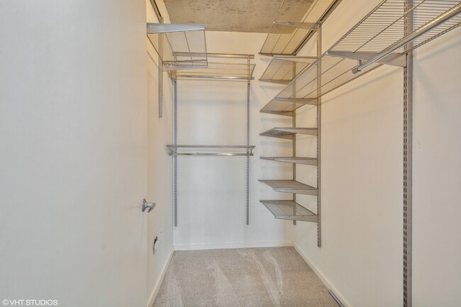 Building Photo - 659 W Randolph St
