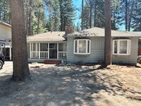 Building Photo - Single level home w/ 3Bd and 2 Ba! Availab...