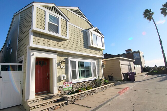 Primary Photo - Beautiful Peninsula House with Ocean View!