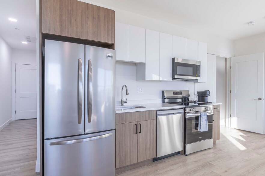 Building Photo - 319 Broadway