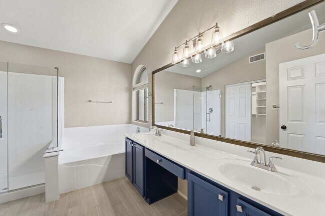 Building Photo - Welcome to this well-maintained 3-bedroom, 2-bath home in Gilbert, AZ!