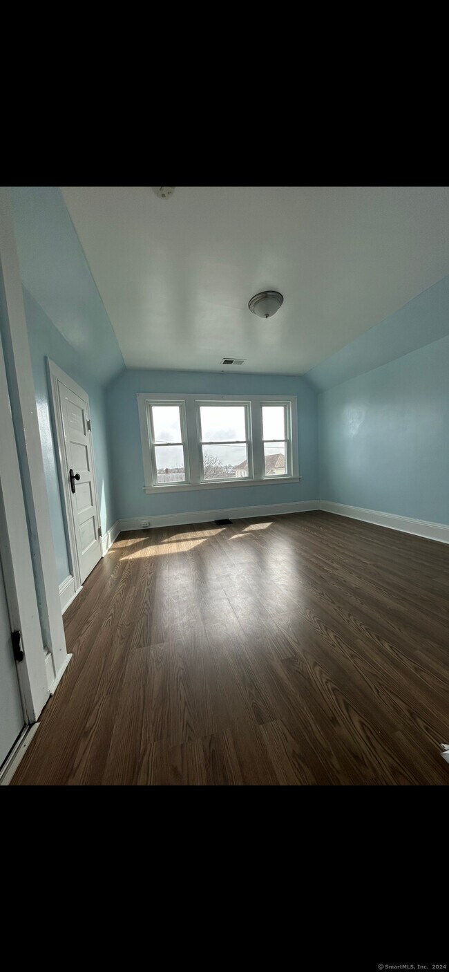 Building Photo - 273-275-275 Judson Pl