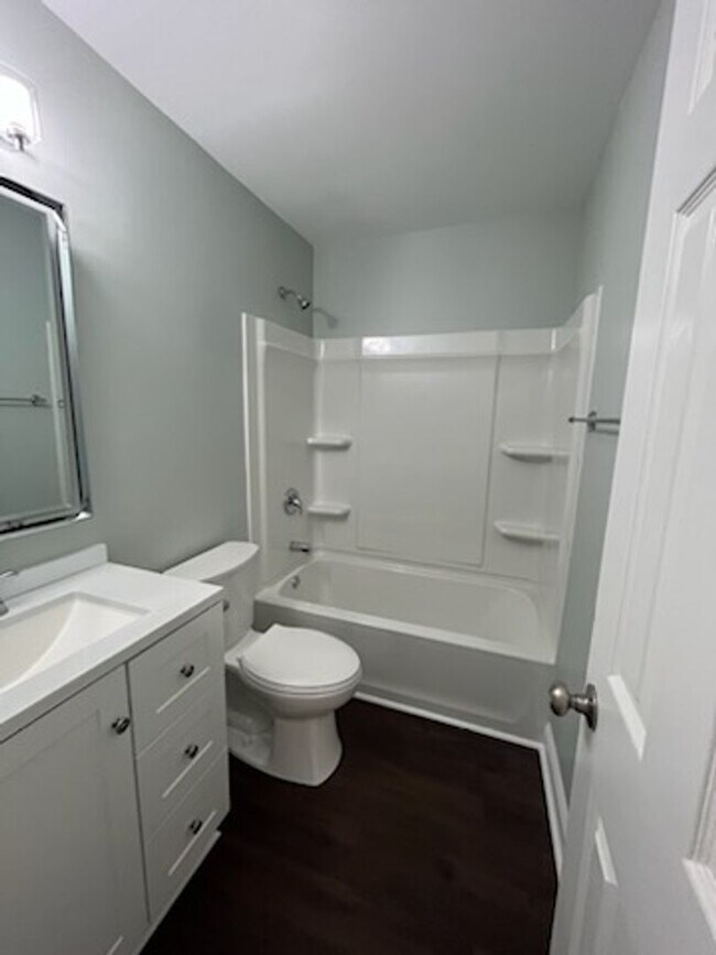 Building Photo - Beautifully Totally Remodeled 3Br 2Ba in G...